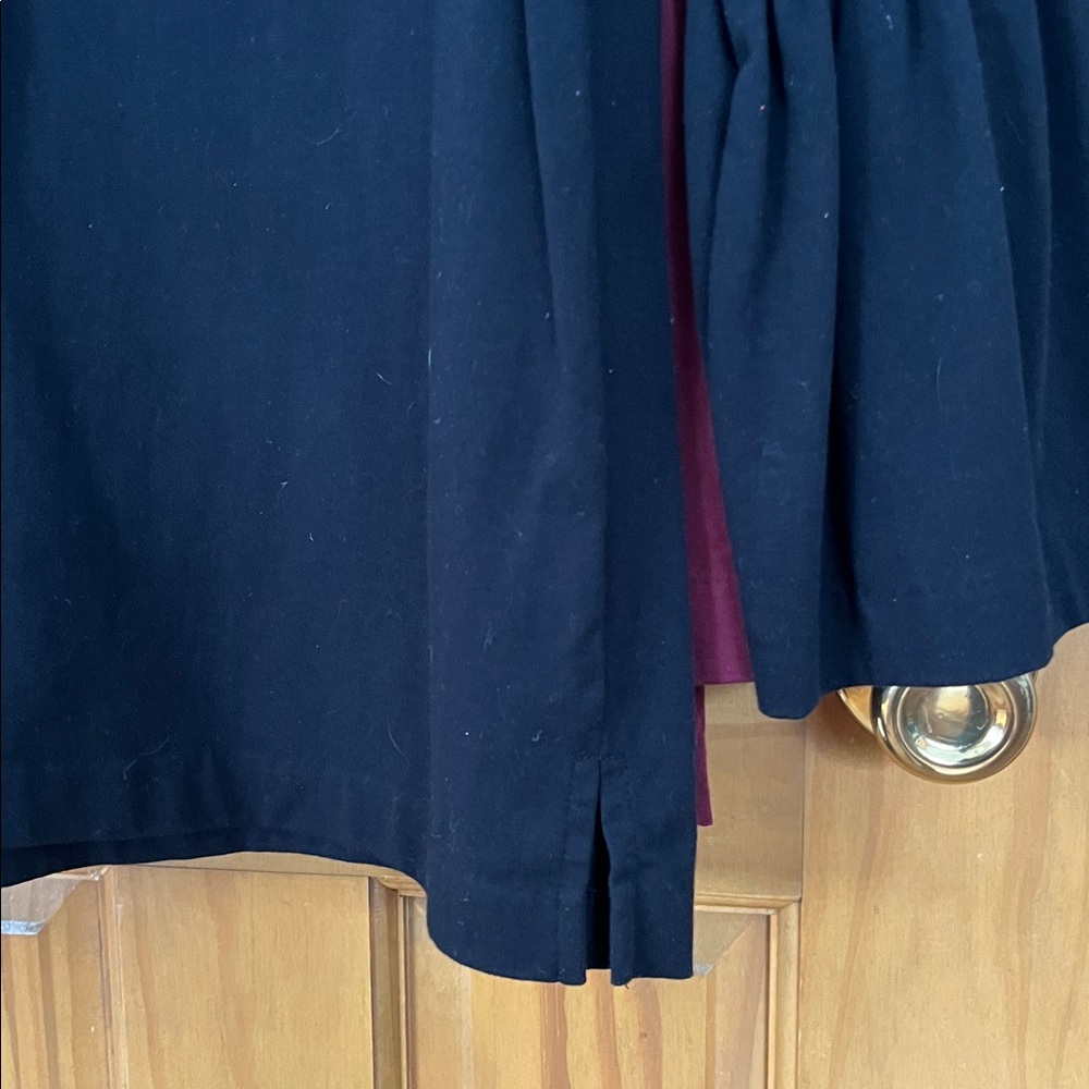 Women’s J Crew tops
sz medium
includes 2
Very good condition - Picture 6 of 8